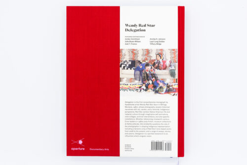 Delegation - Wendy Red Star, Aperture Foundation, Peinture Fraiche