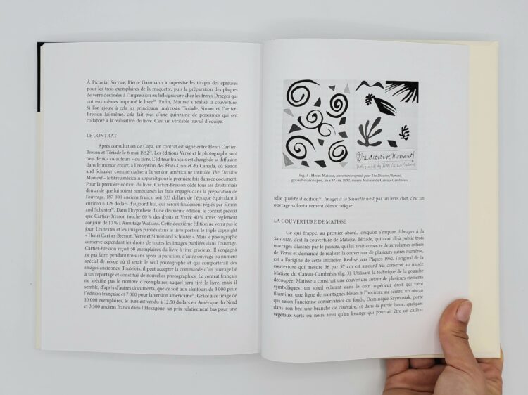 Photographie de pages tirées de Images à la Sauvette - Henri Cartier-Bresson, Fondation Henri Cartier-bresson. Peinture Fraîche.