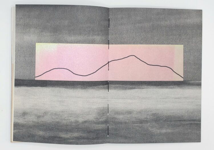 Photographie de pages tirées de In Ocean In Between the waves - Gert Motmans, Hopper & Fuchs. Peinture Fraîche.